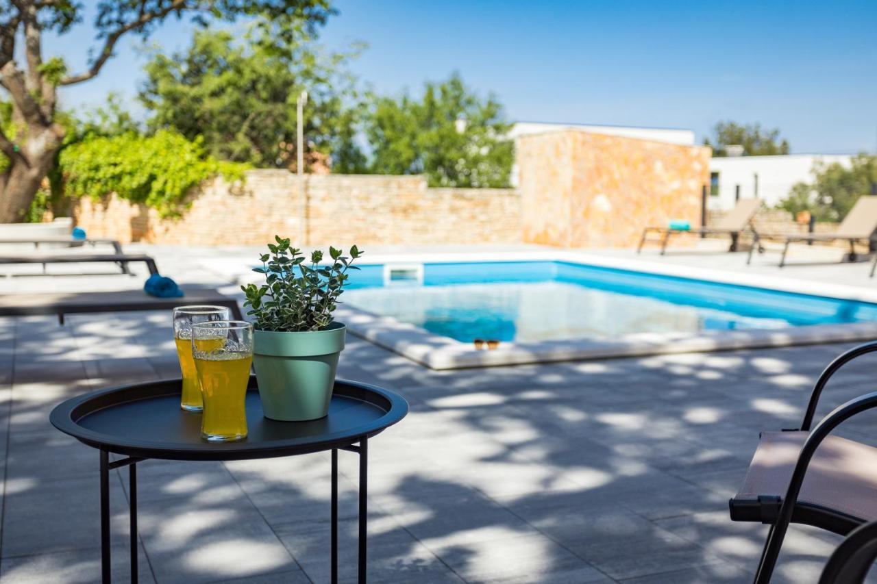 Apartments Cesare With Shared Pool Liznjan Luaran gambar
