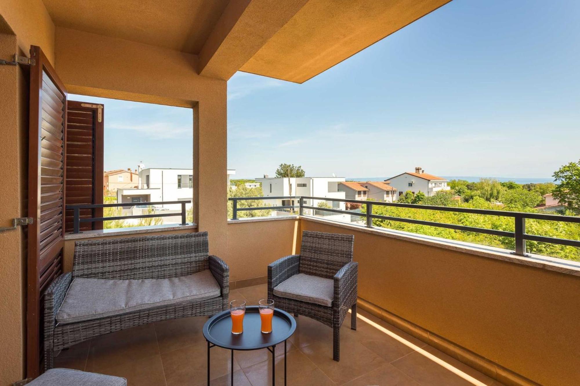 Apartments Cesare With Shared Pool Liznjan Luaran gambar