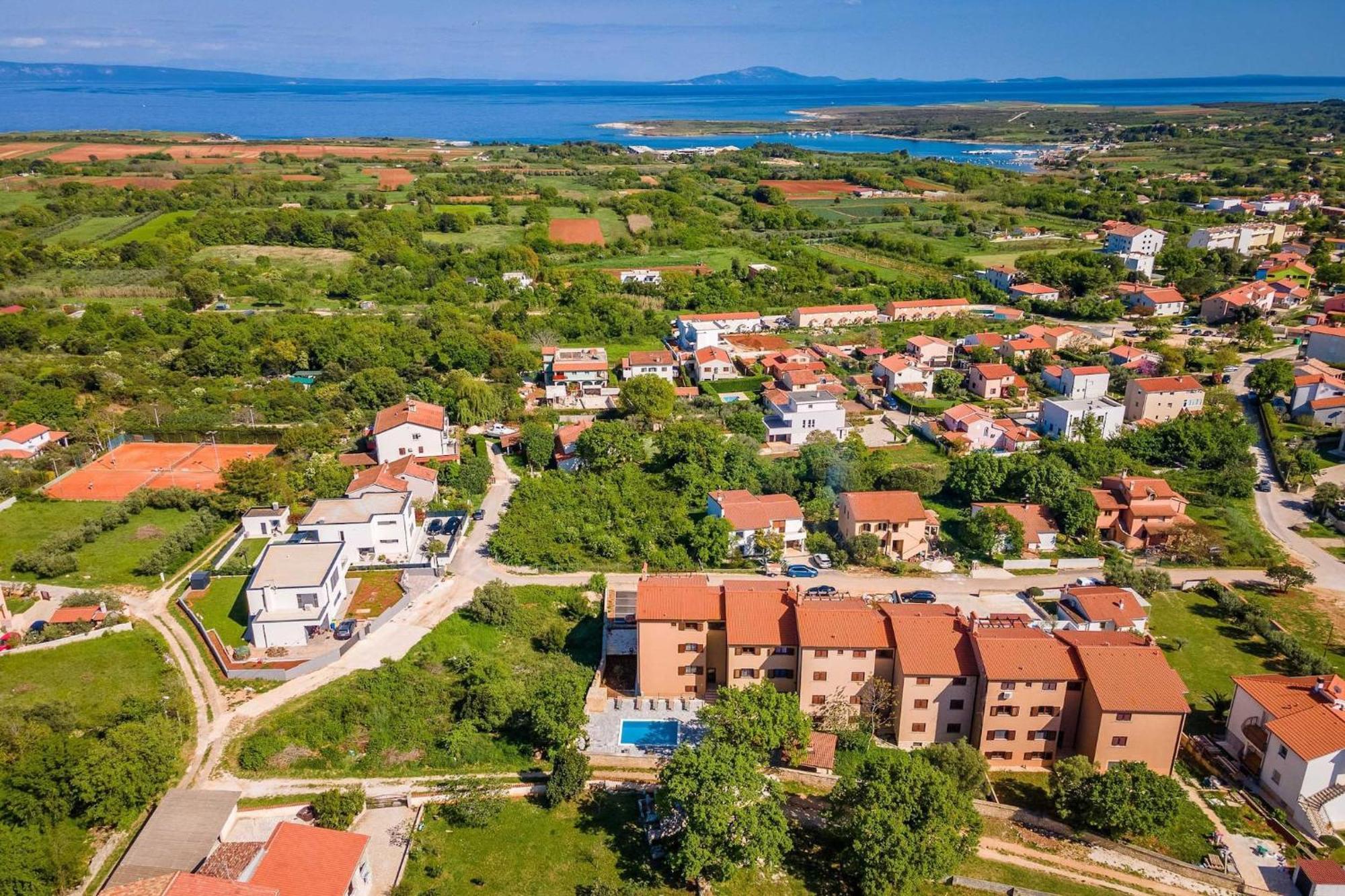 Apartments Cesare With Shared Pool Liznjan Luaran gambar