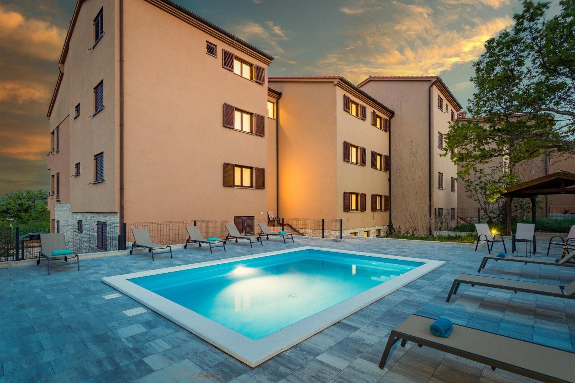 Apartments Cesare With Shared Pool Liznjan Luaran gambar